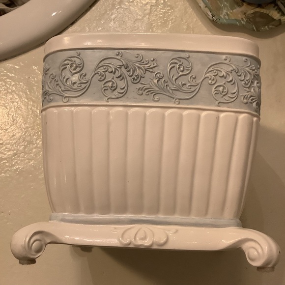 Grandmillenial Blue White Ceramic Tissue Box Cover Holder - Picture 5 of 9